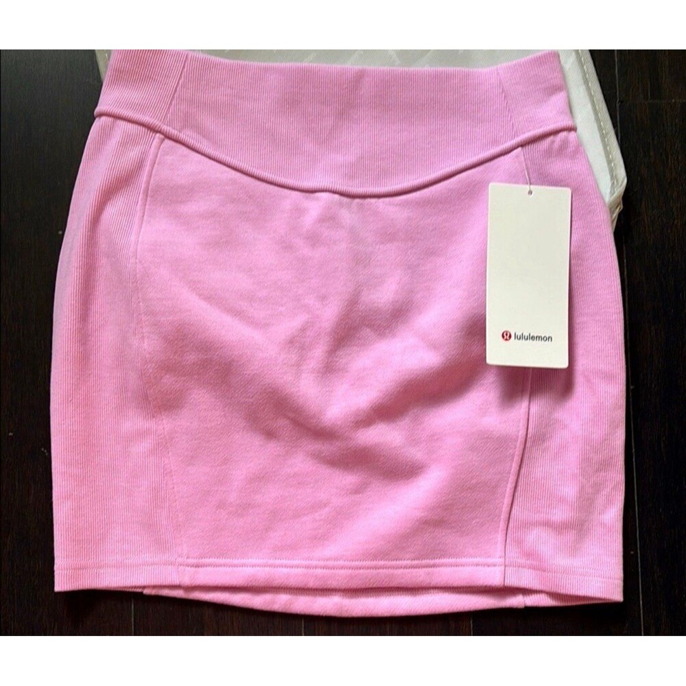 Lululemon Scuba HR Mini Skirt – Pink (Size M) – NWT